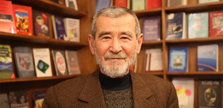 Sözünü Şiire Bırakanların Şairi: Ahmet Telli