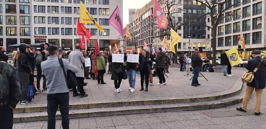 Frankfurtta Sivil Darbeye Karşı Miting !