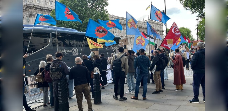 Londra'da Irkçı Yasalar Protesto Edildi
