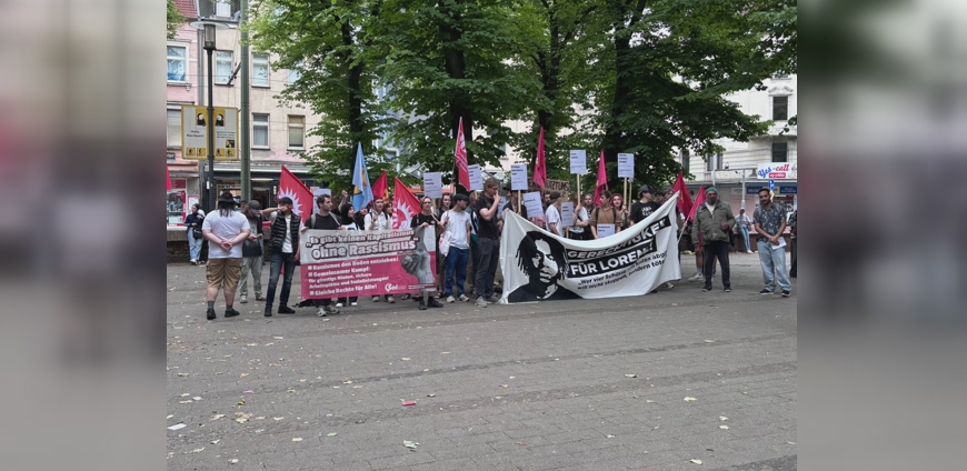 “LORENZ A.” İÇİN ADALET ARAYIŞI SÜRÜYOR: DUISBURG’TA YÜZLERCE KİŞİ YÜRÜDÜ