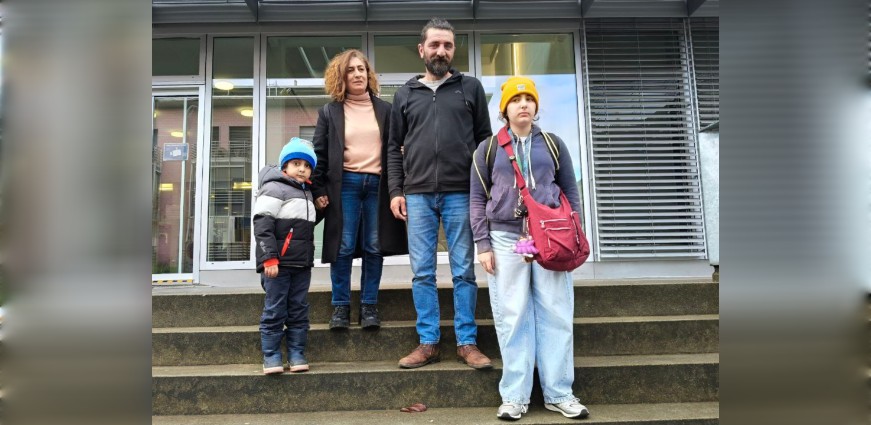 „Seit vier Jahren warten sie – jede Ablehnung lässt ein Leben ein Stück mehr in der Schwebe.“