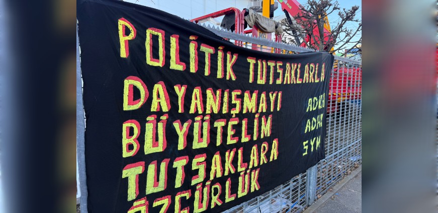 Hamburg Dammtor Hapishanesi Önünde 18 Mart Mitingi: “Devrimci Tutsaklar Onurumuzdur”