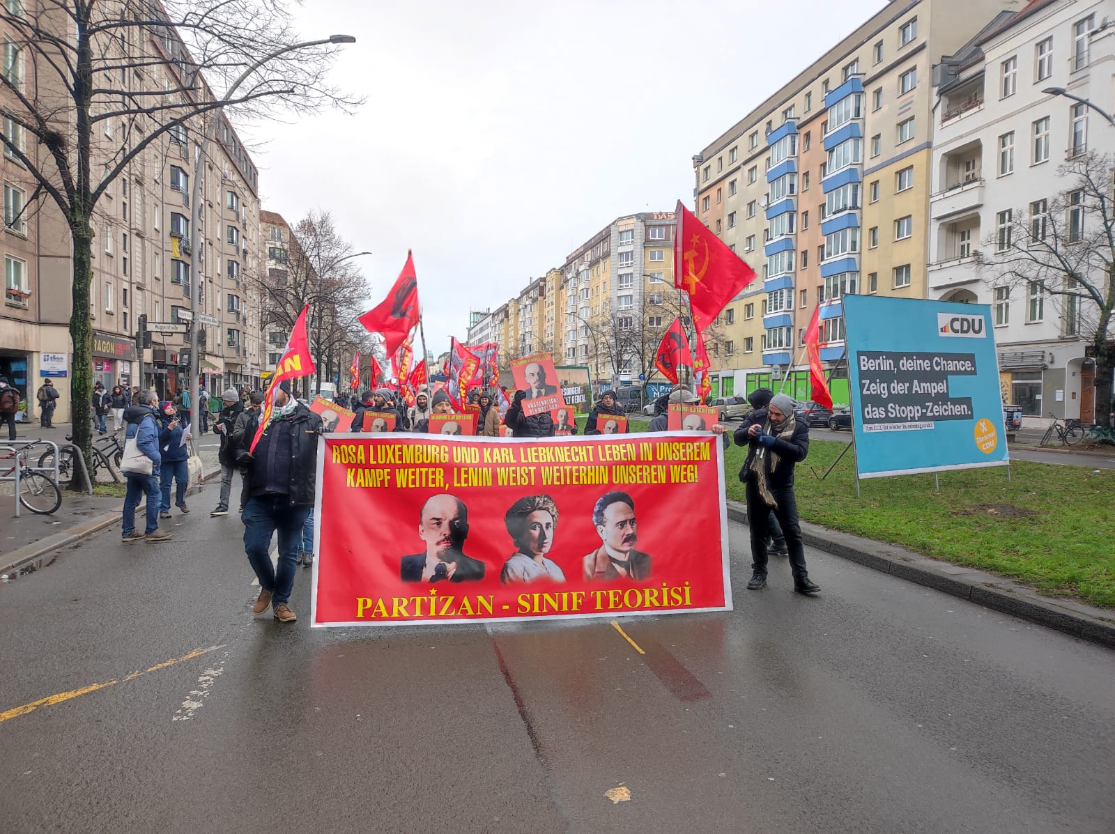 Berlin'de 3L Yürüyüşü Yapıldı. konulu fotoğraflar