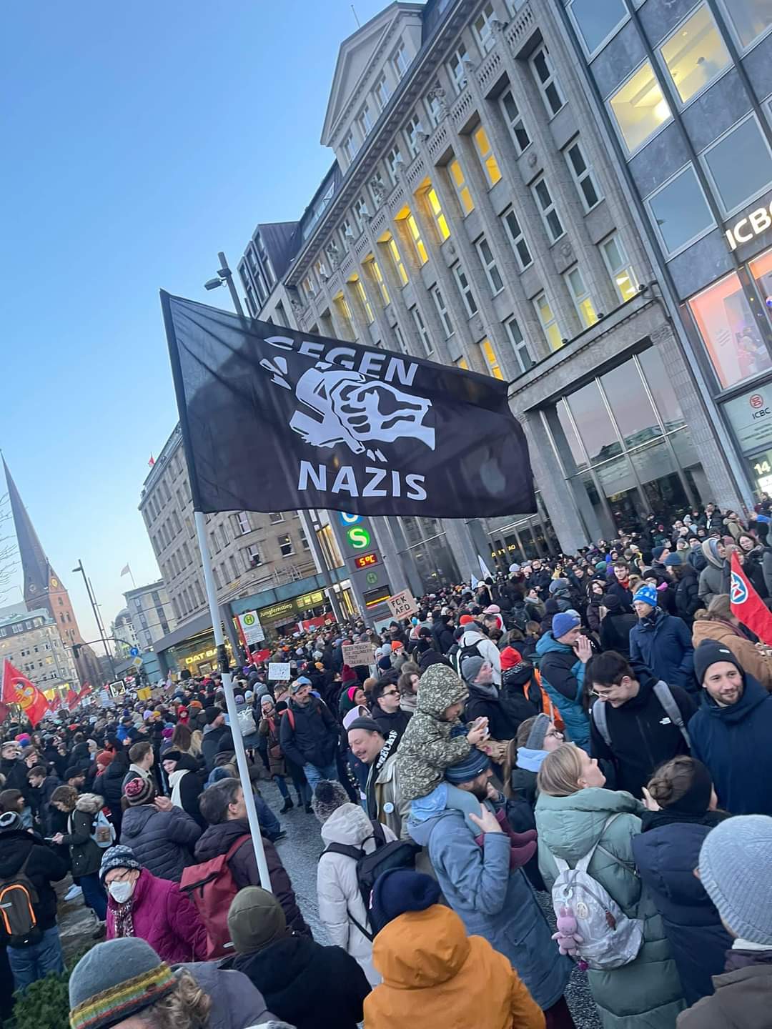 AfD Hamburg'ta Protesto Edildi. konulu fotoğraflar