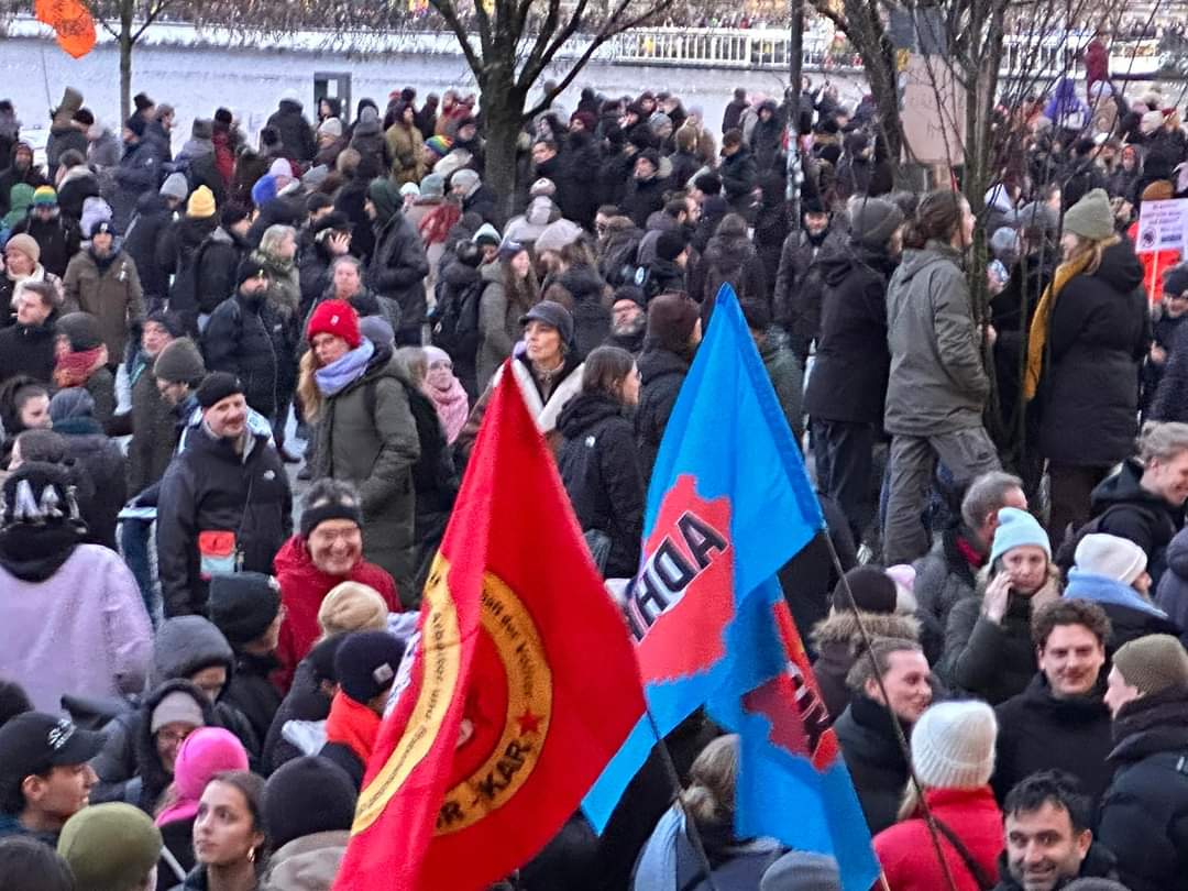 AfD Hamburg'ta Protesto Edildi. konulu fotoğraflar