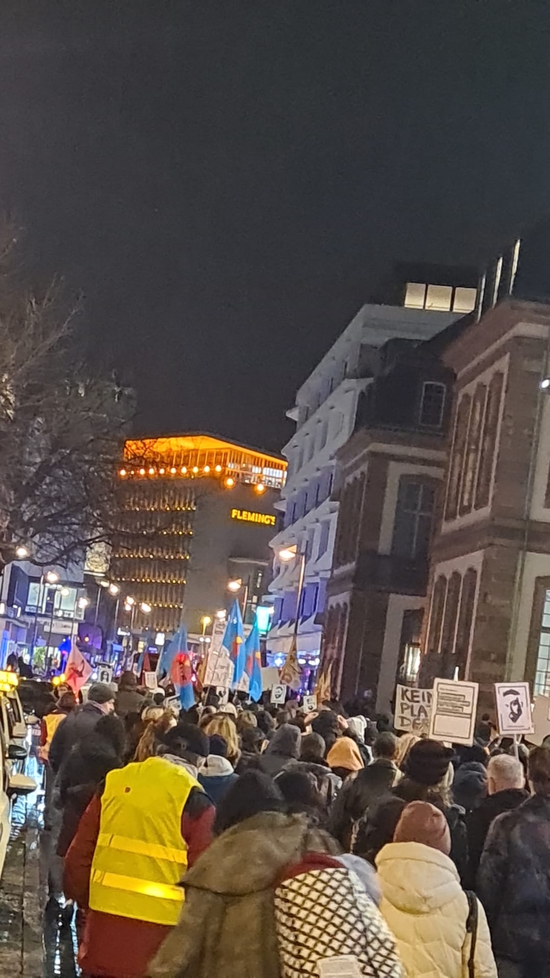 Hanau katliamı dördüncü yıl dönümünde Frankfurt'ta anıldı! konulu fotoğraflar