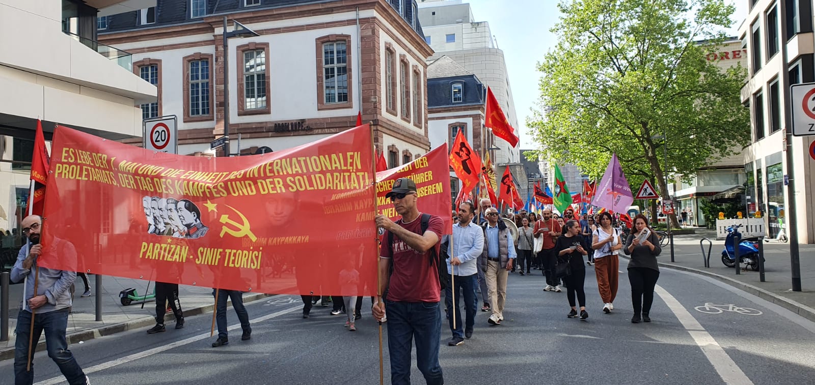 Avrupa'da 1 Mayıs! konulu fotoğraflar