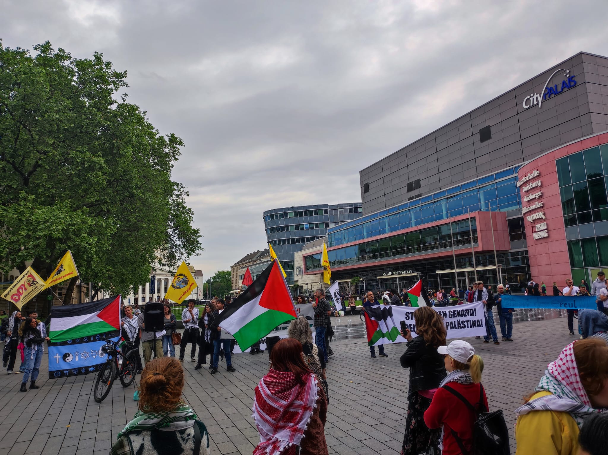 Duisburg Filistin Dayanışma Derneği İçin Eylem konulu fotoğraflar