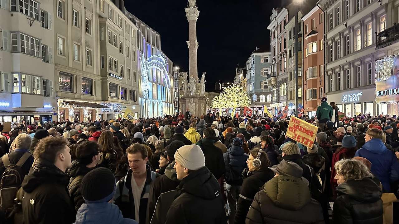 Avusturya'da FPÖ Karşıtı Miting! konulu fotoğraflar