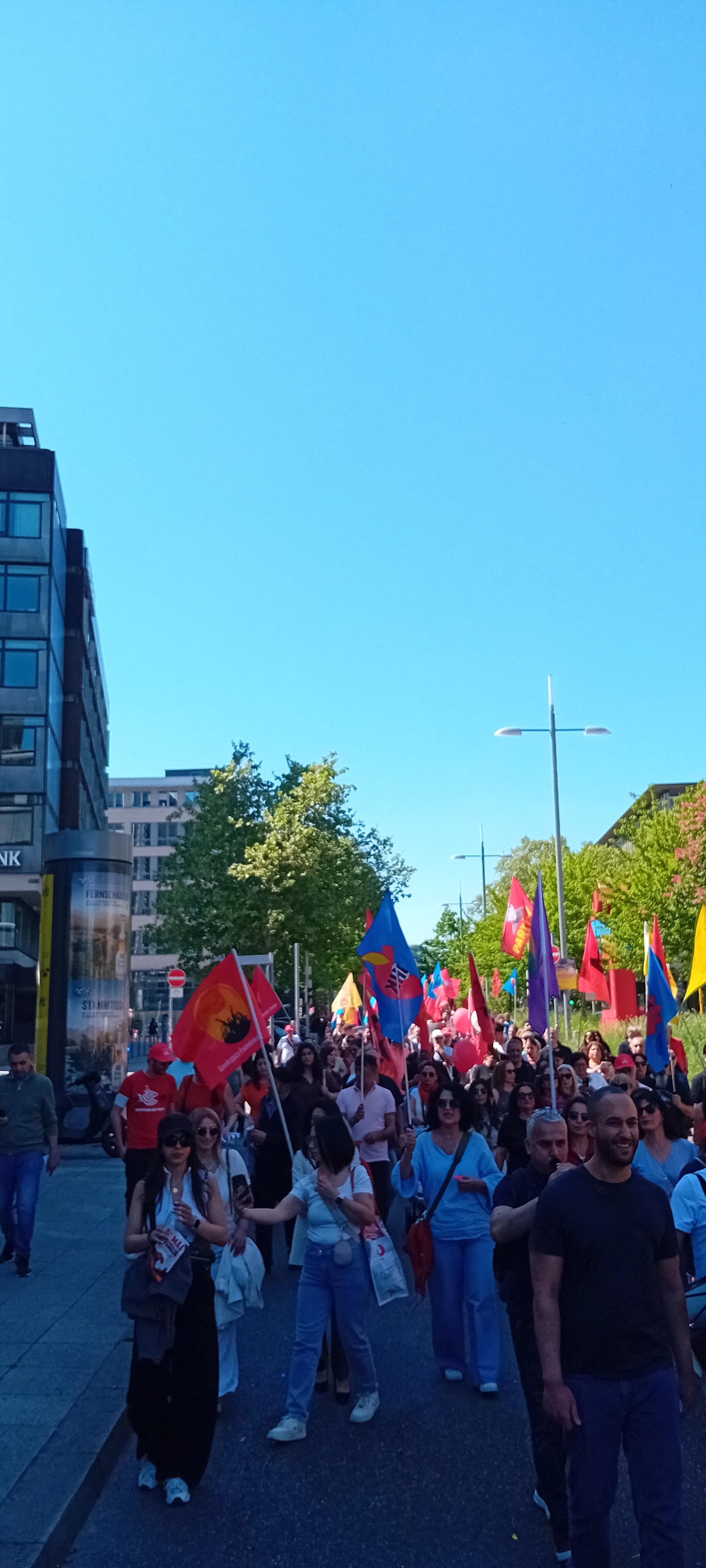 Avrupa'da 1 Mayıs, Coşkuyla Kutlandı konulu fotoğraflar