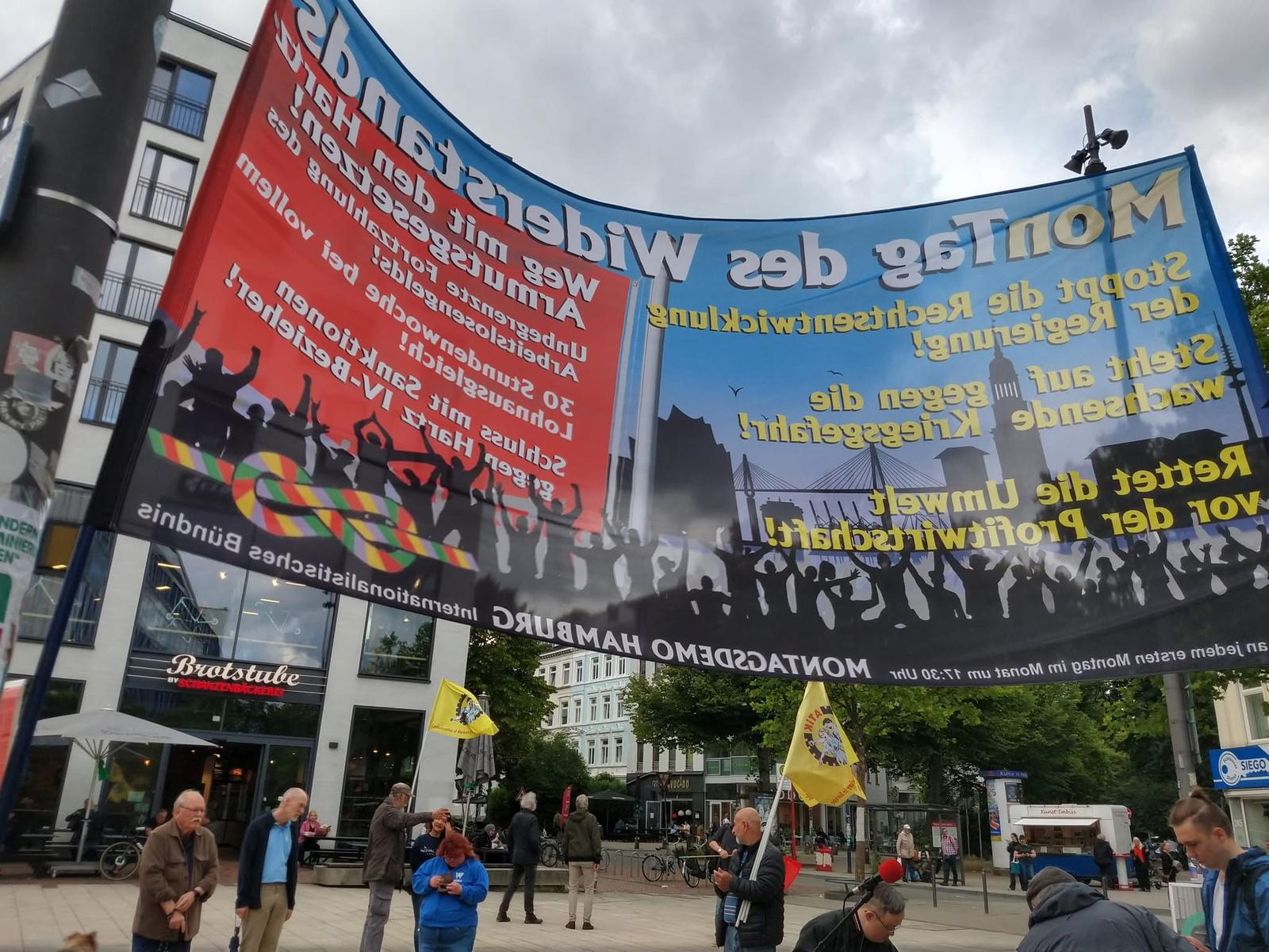 Hamburg'da Emperyalist Saldırılara Karşı Miting konulu fotoğraflar