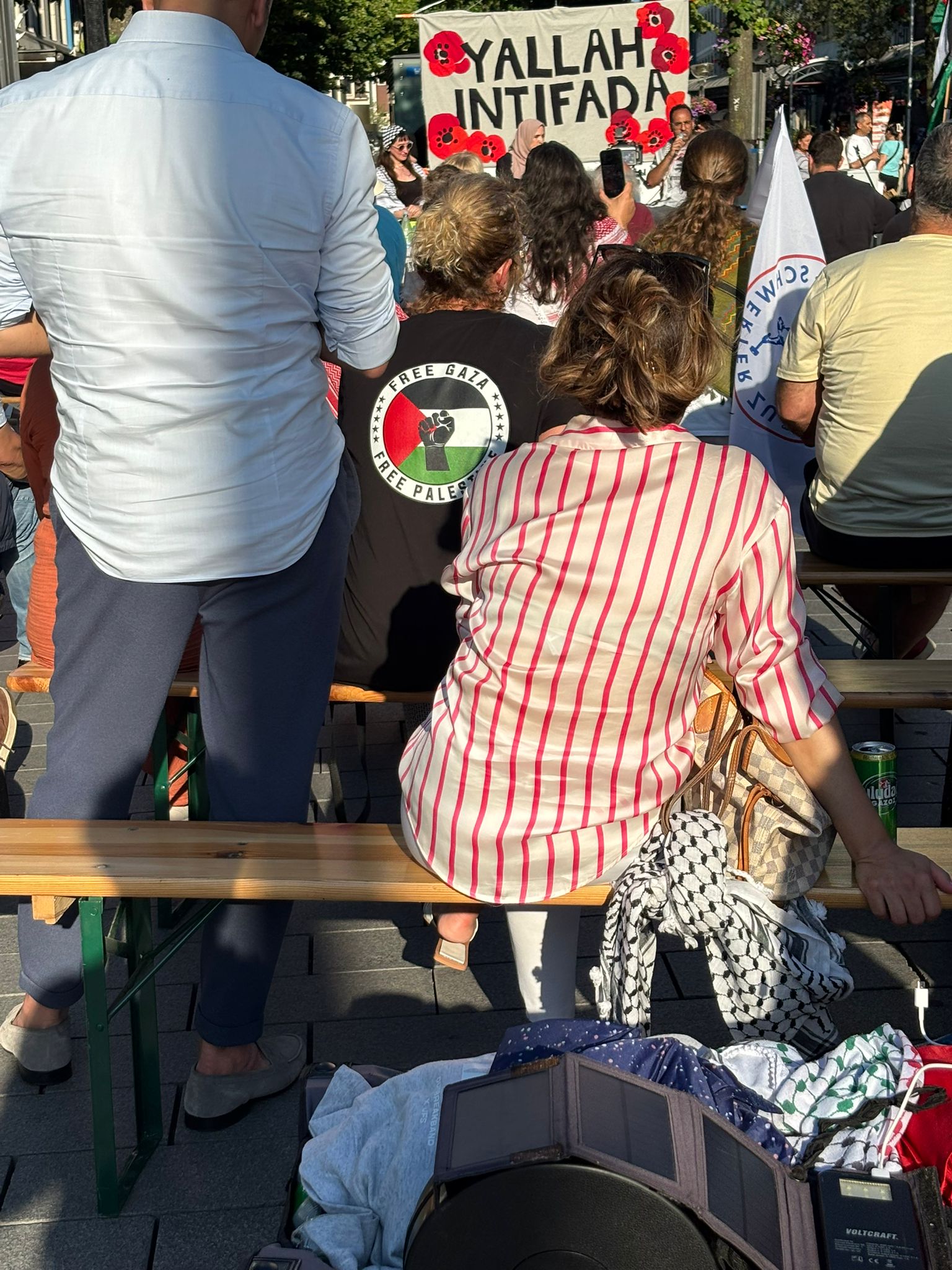 Duisburg’ta Eylem ve Alman Devleti’ne Karşı Halk Mahkemesi: Alman Devleti Sanık Sandalyesinde Mahkum Edildi konulu fotoğraflar