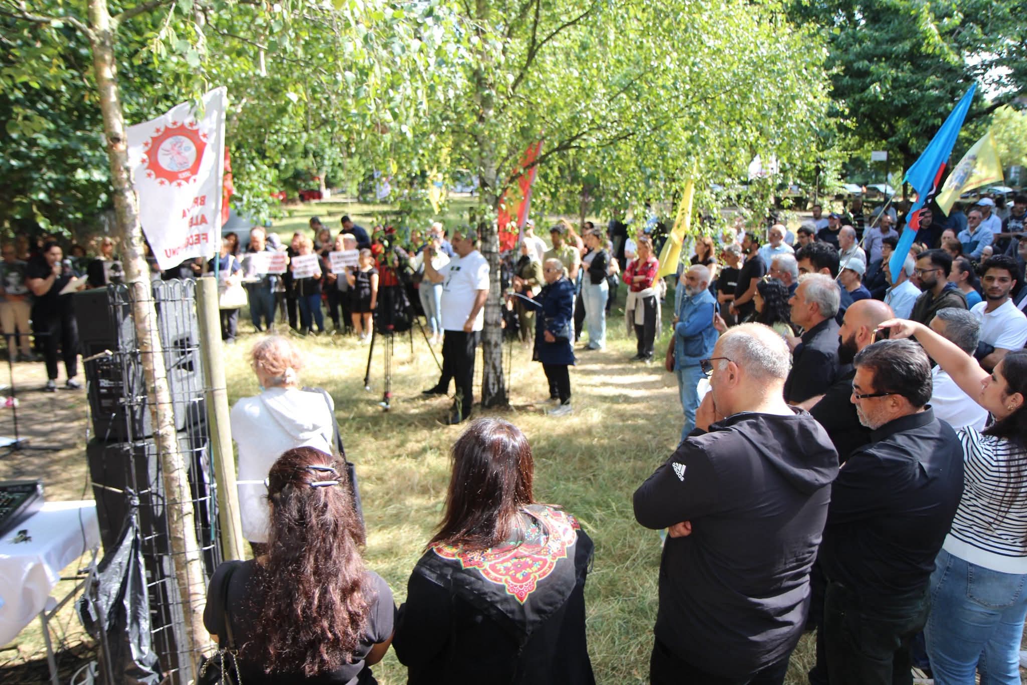 Madımak katliamında yaşamını yitirenler Londra’da Anıldı konulu fotoğraflar