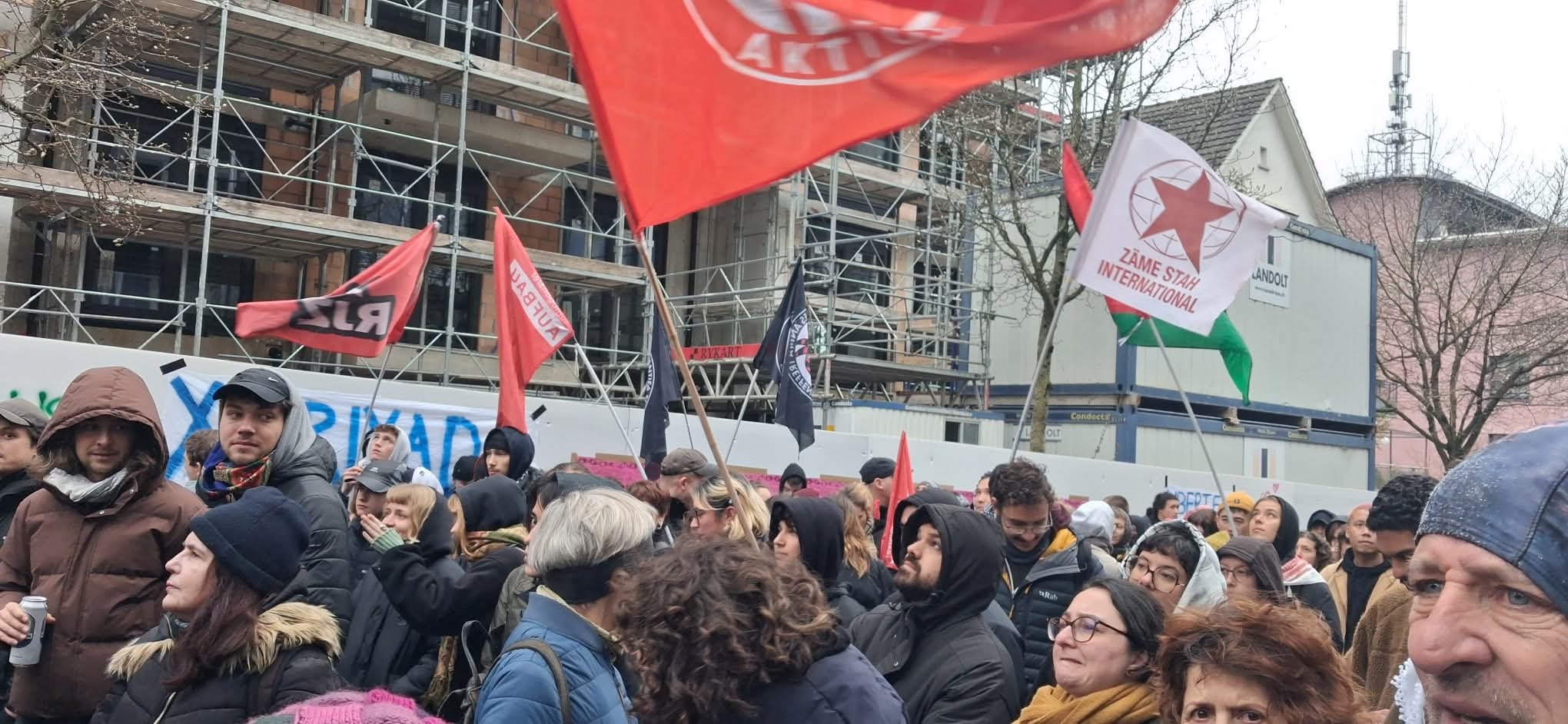 Göç Politikalarına Karşı Göç İdaresi Önünde Miting konulu fotoğraflar
