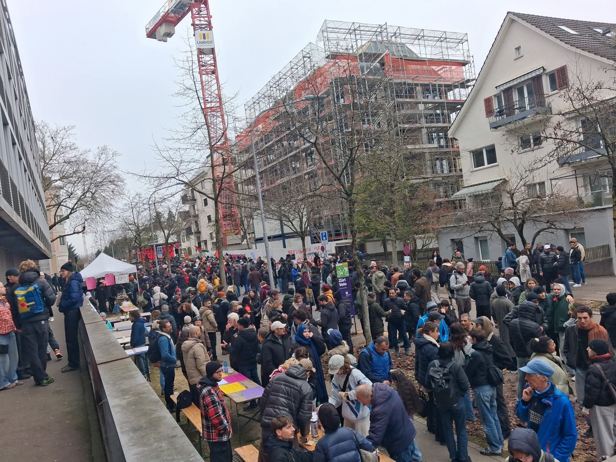 Göç Politikalarına Karşı Göç İdaresi Önünde Miting konulu fotoğraflar