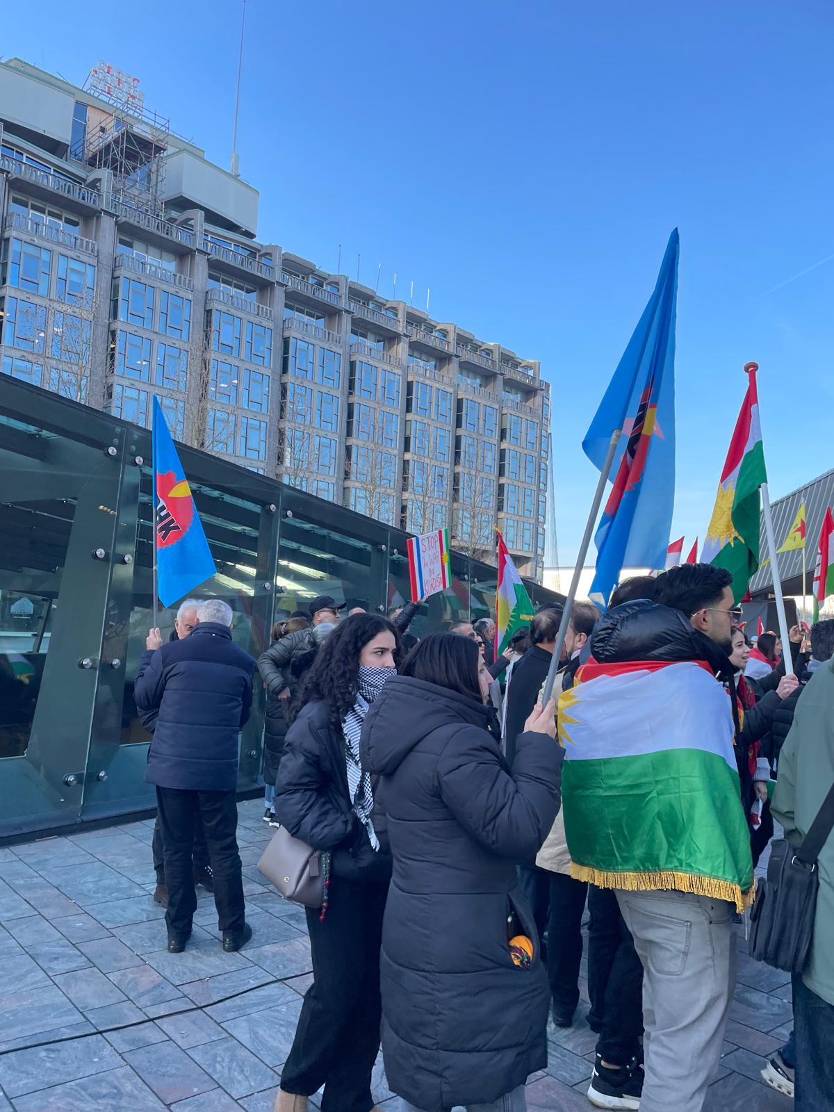 Rotterdam'da Rojava ve Rojhilat Protestosu konulu fotoğraflar