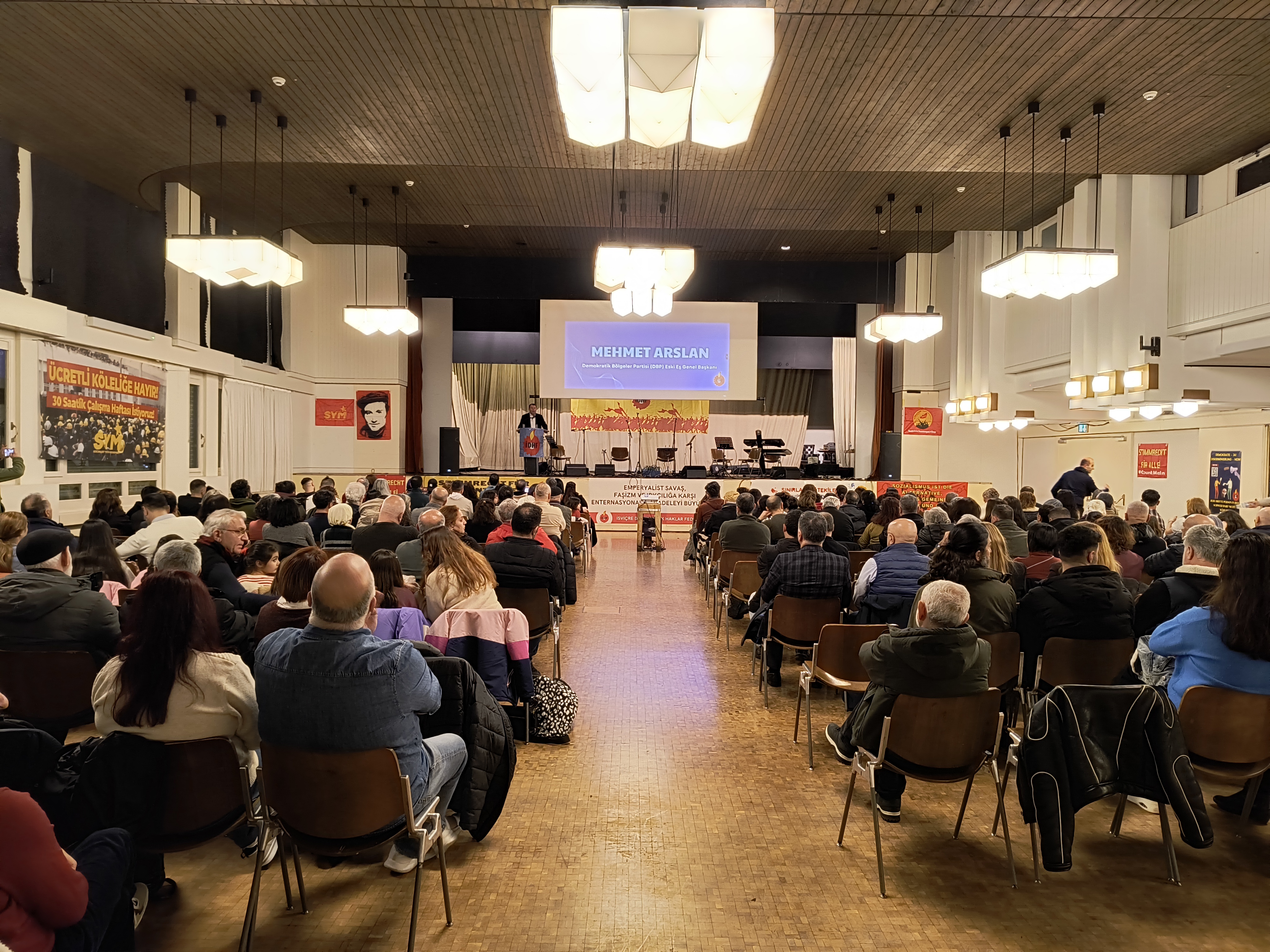 Winterthur’da Halk Buluşması: Emperyalist Savaşlara Karşı Dayanışma ve Mücadele Çağrısı! konulu fotoğraflar