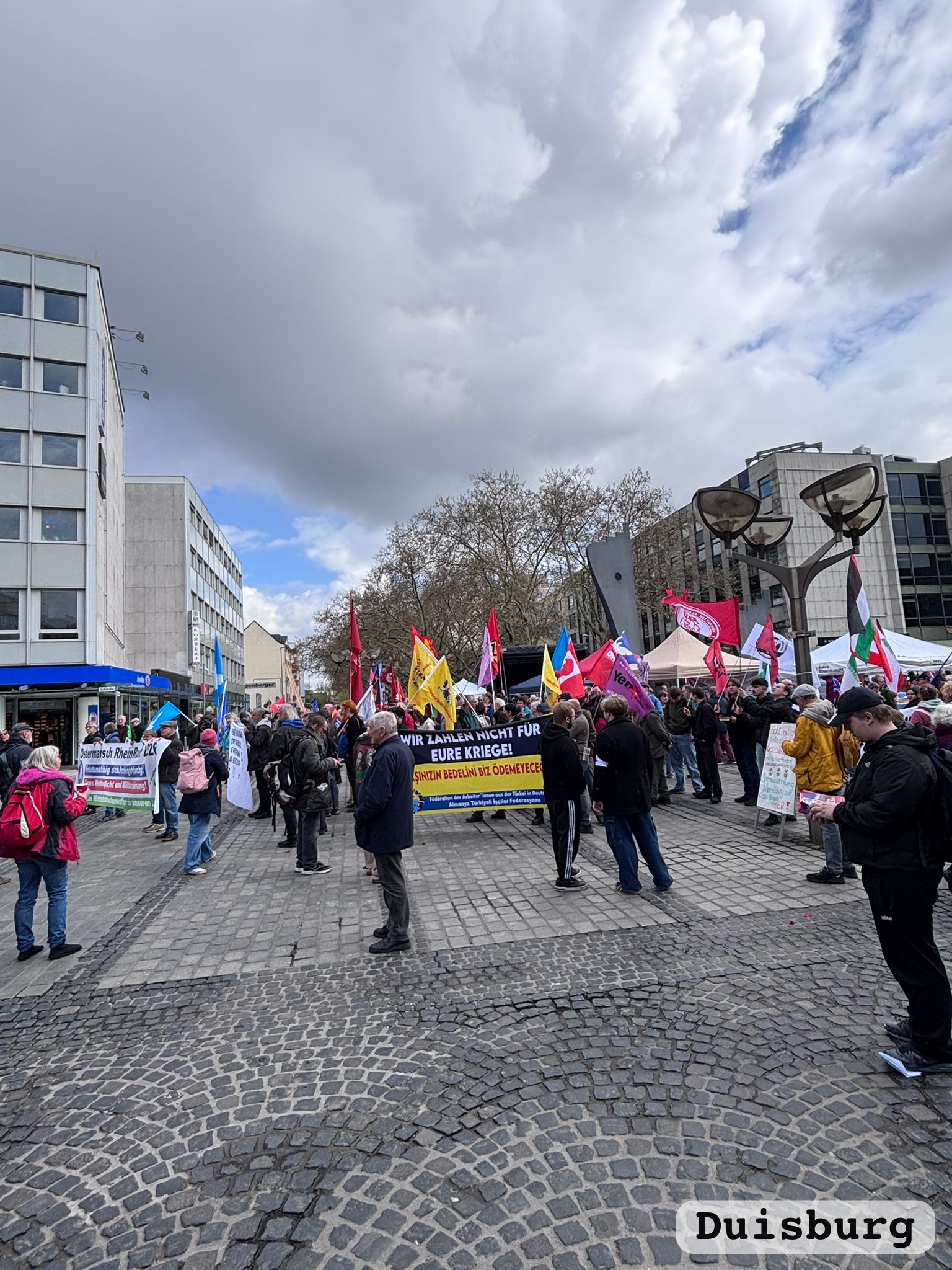 Almanya Sokaklarında Paskalya Yürüyüşleri konulu fotoğraflar