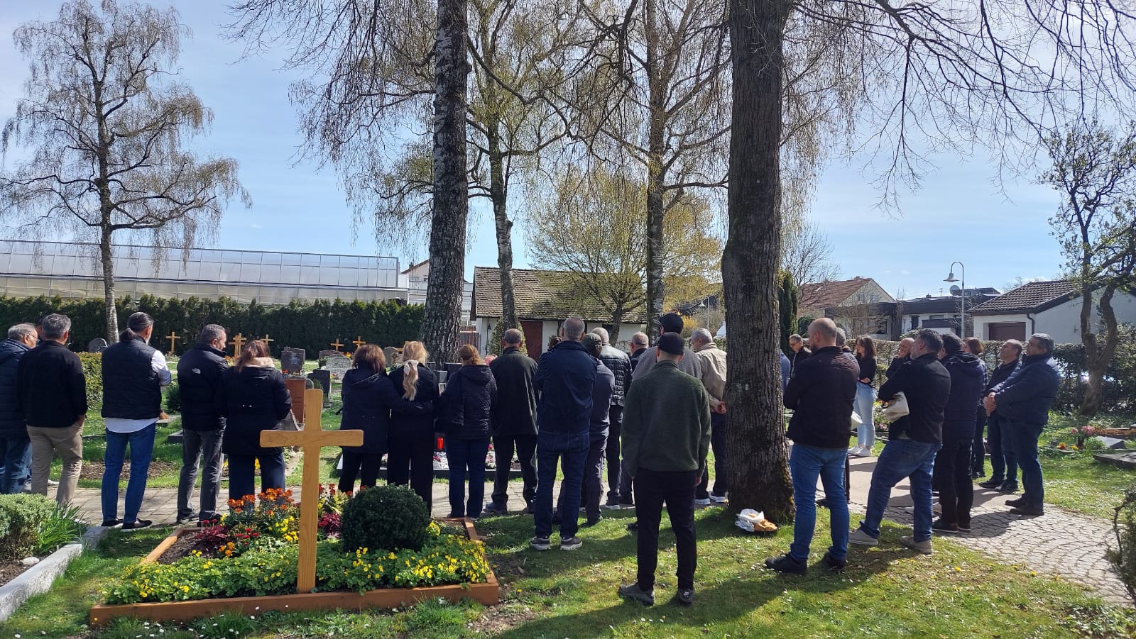 Ali Asker Yer, Mezarı Başında Anıldı konulu fotoğraflar