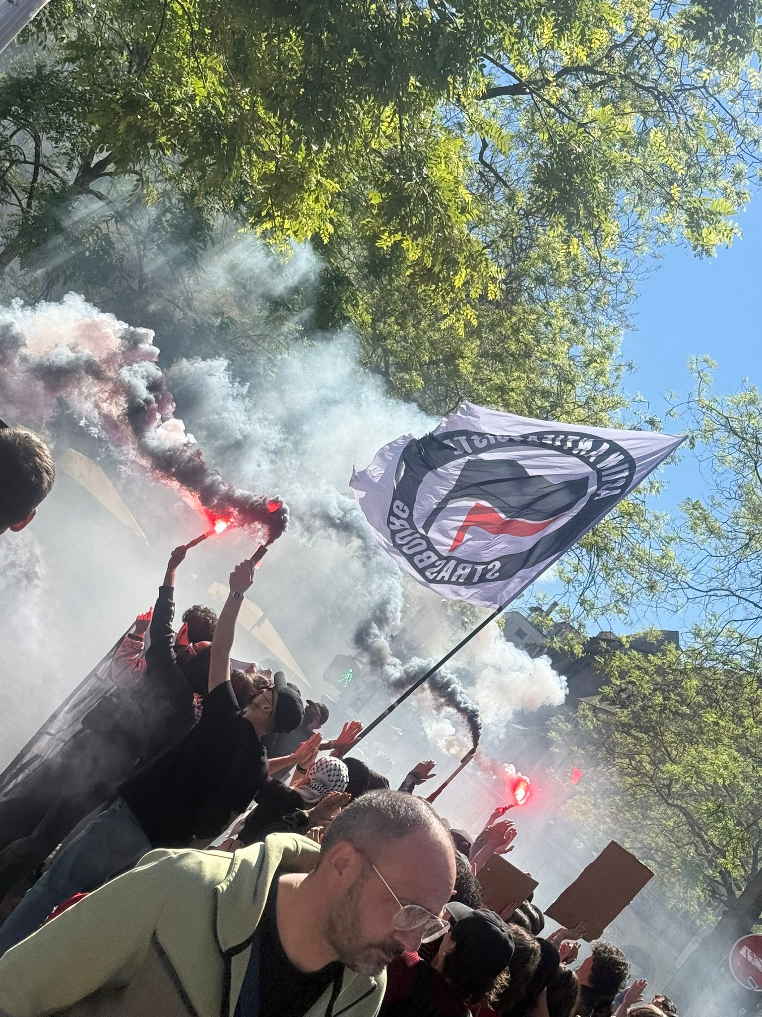 Avrupa Kentlerinde 1 Mayıs Coşkuyla Kutlandı! konulu fotoğraflar