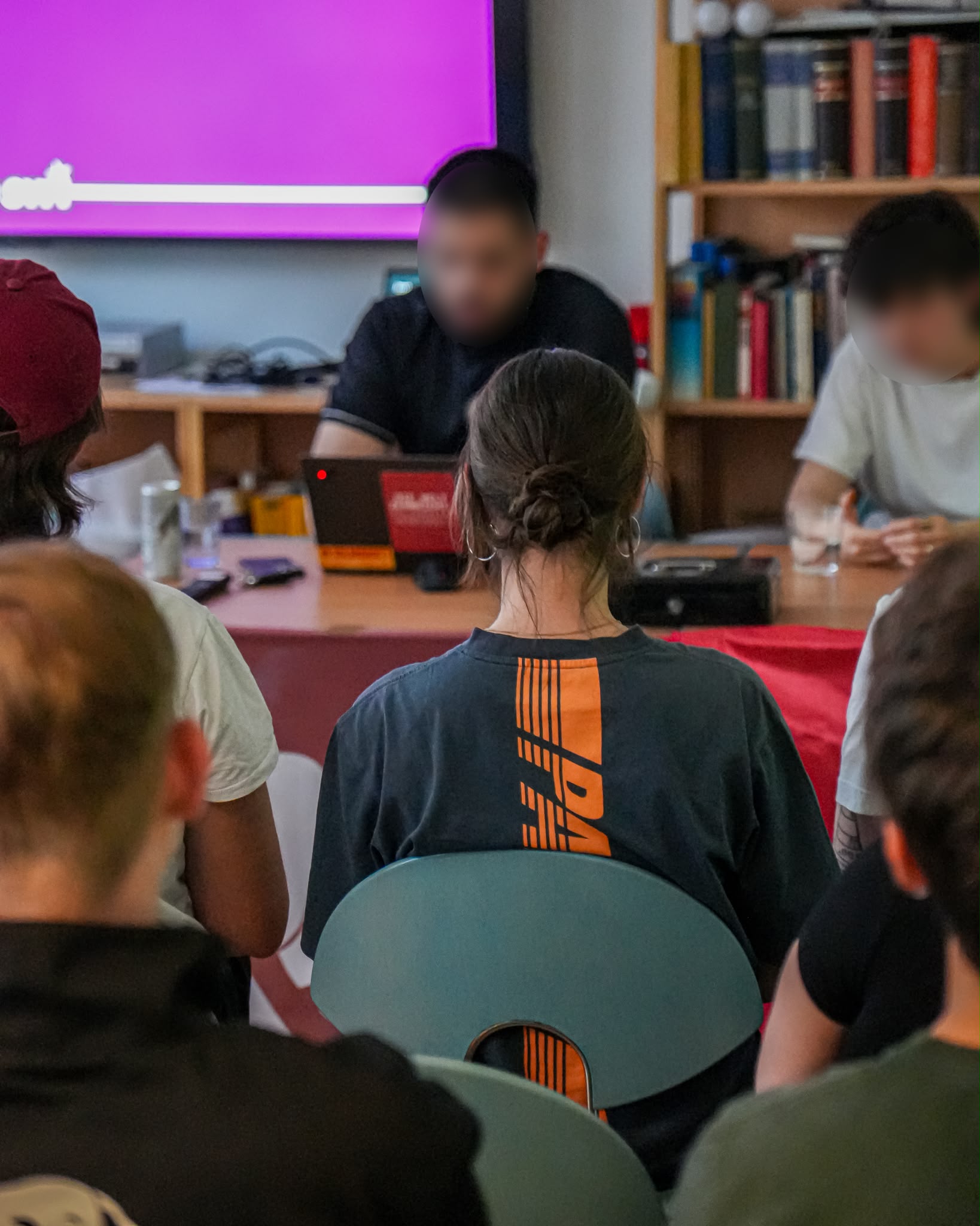 SYM ve Rote Offensive'den Viyana'da Panel konulu fotoğraflar