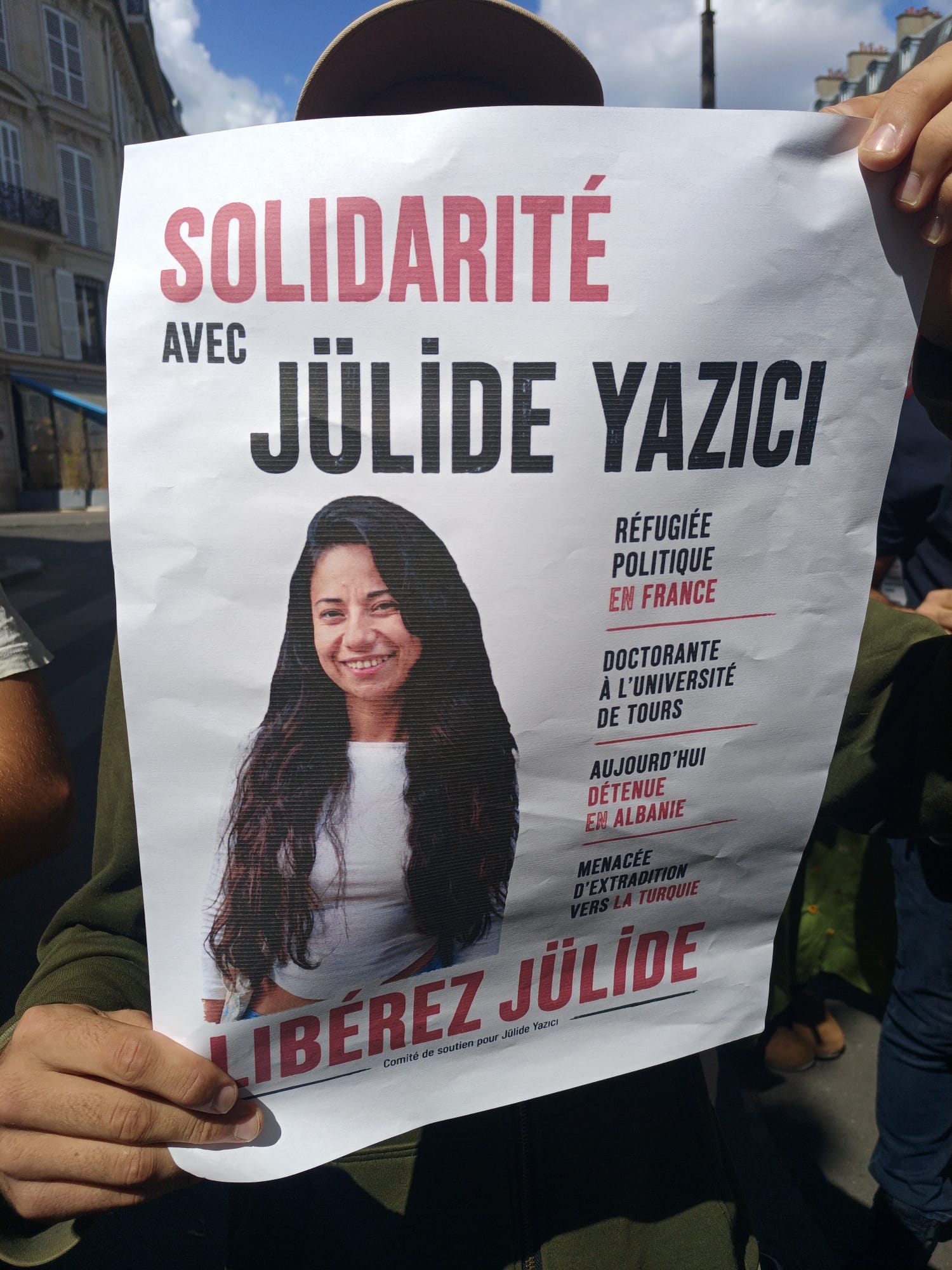 Paris’te Jülide Yazıcı İçin Dayanışma Eylemi: Derhal Özgür Bırakılsın konulu fotoğraflar